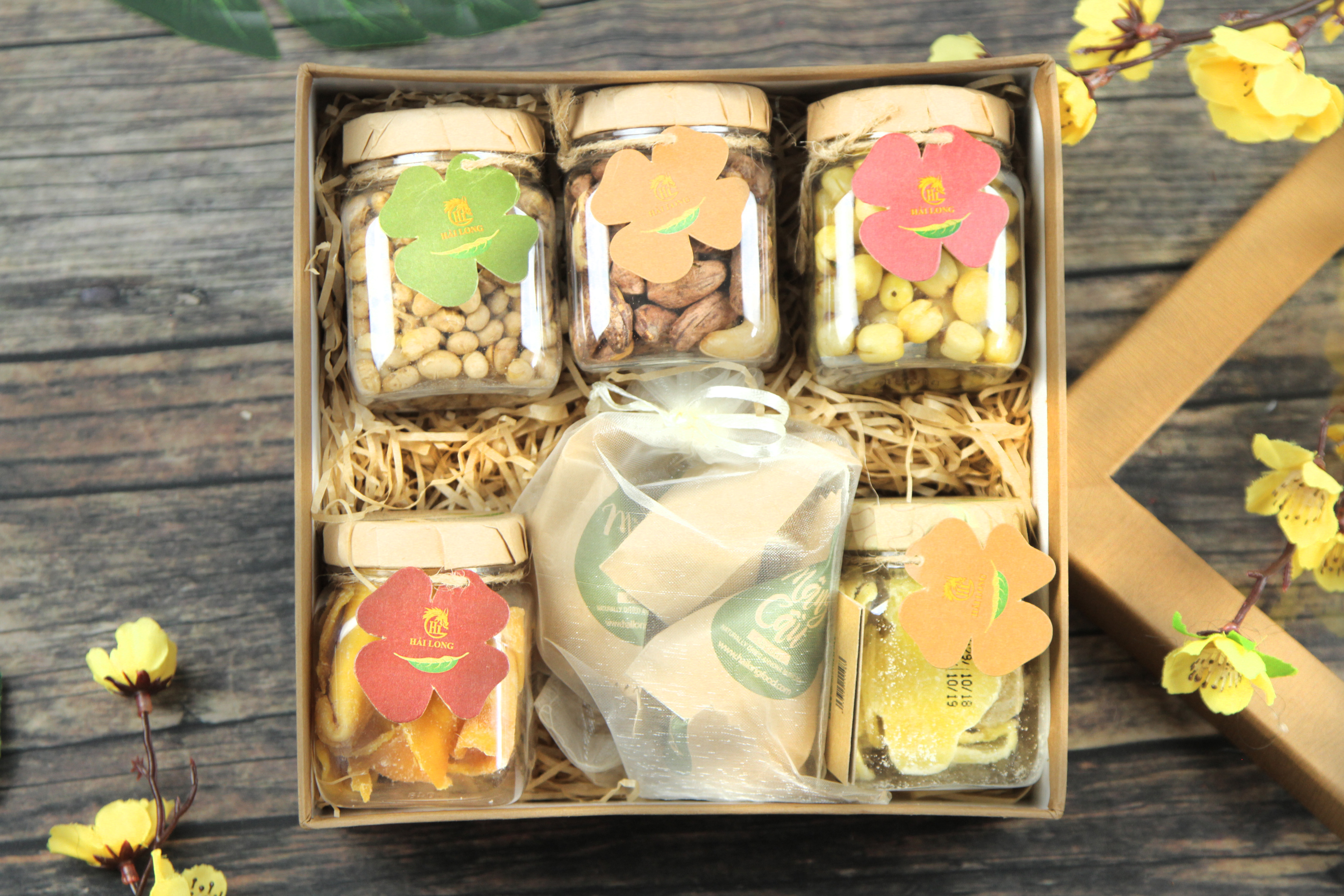 c1145614c68b1e402b25690827621226 Hộp Quà Tết Thực Phẩm Hải Long 10A