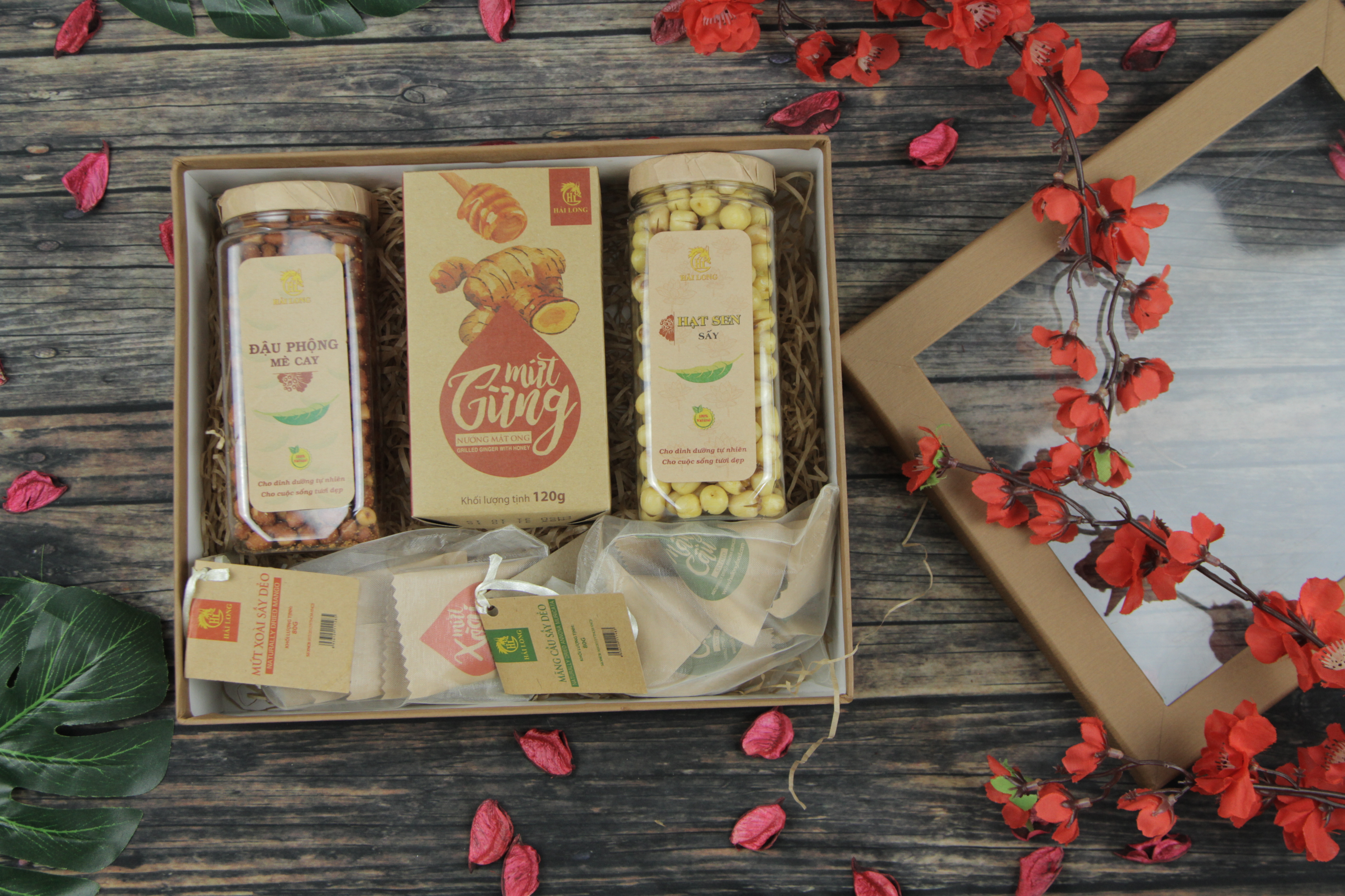 d9f104fe50c439f9374662b6616f3e13 Hộp Quà Tết Cao Cấp Hải Long 08A